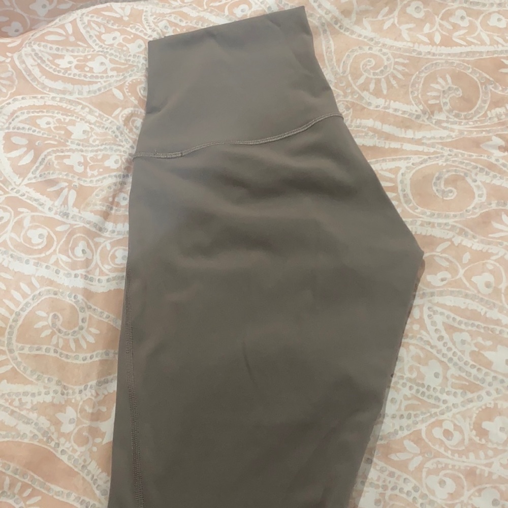Lululemon size 8 woman